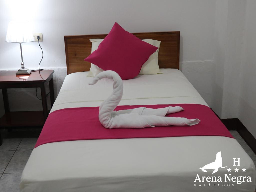Hostal Arena Negra Puerto Ayora  Exterior foto