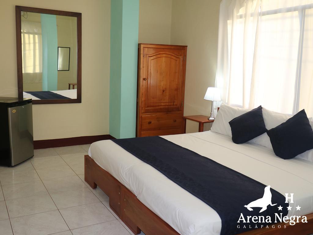 Hostal Arena Negra Puerto Ayora  Exterior foto