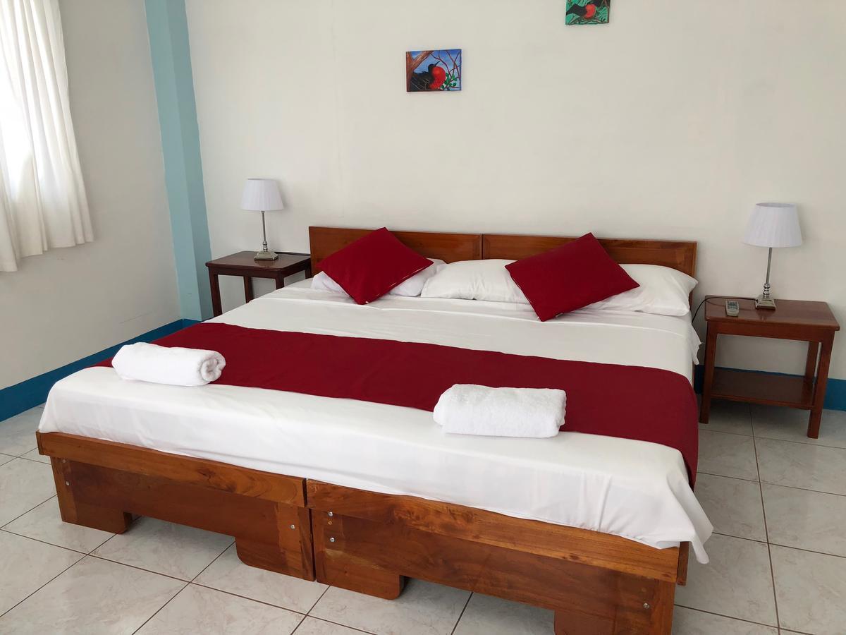 Hostal Arena Negra Puerto Ayora  Exterior foto